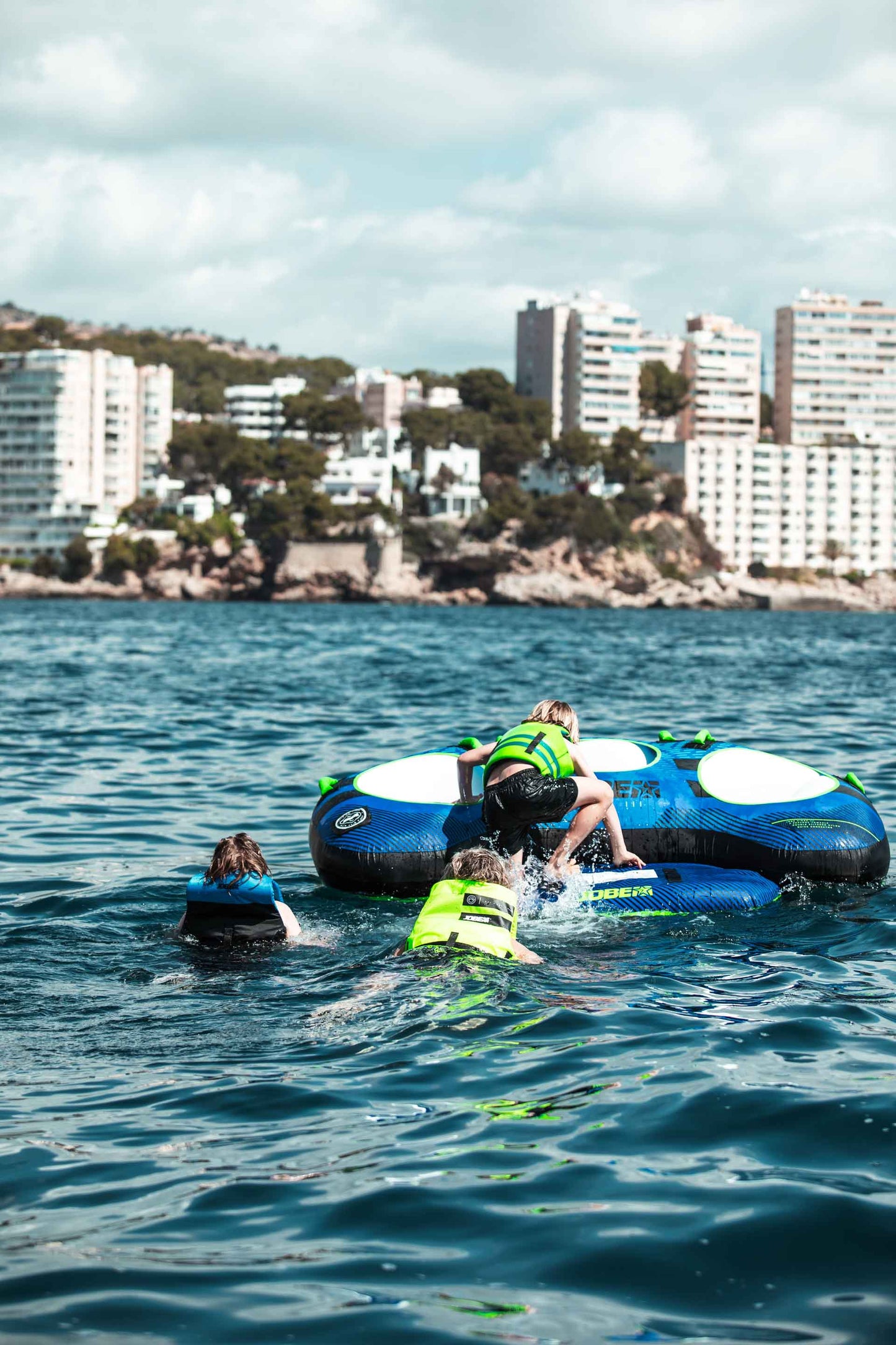 Jobe Ridge Towable 3P リッジ トーイングチューブ 3人乗り 230322003